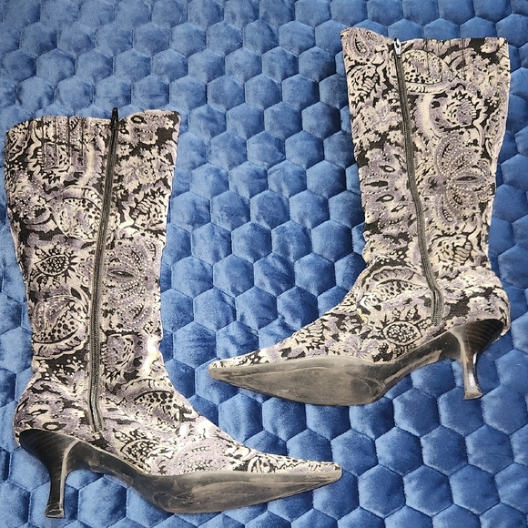 Black, Grey, And Silver Paisley Kitten Heeled Zip Up Boots Pointy Toe Size 8.5 - Picture 3 of 8